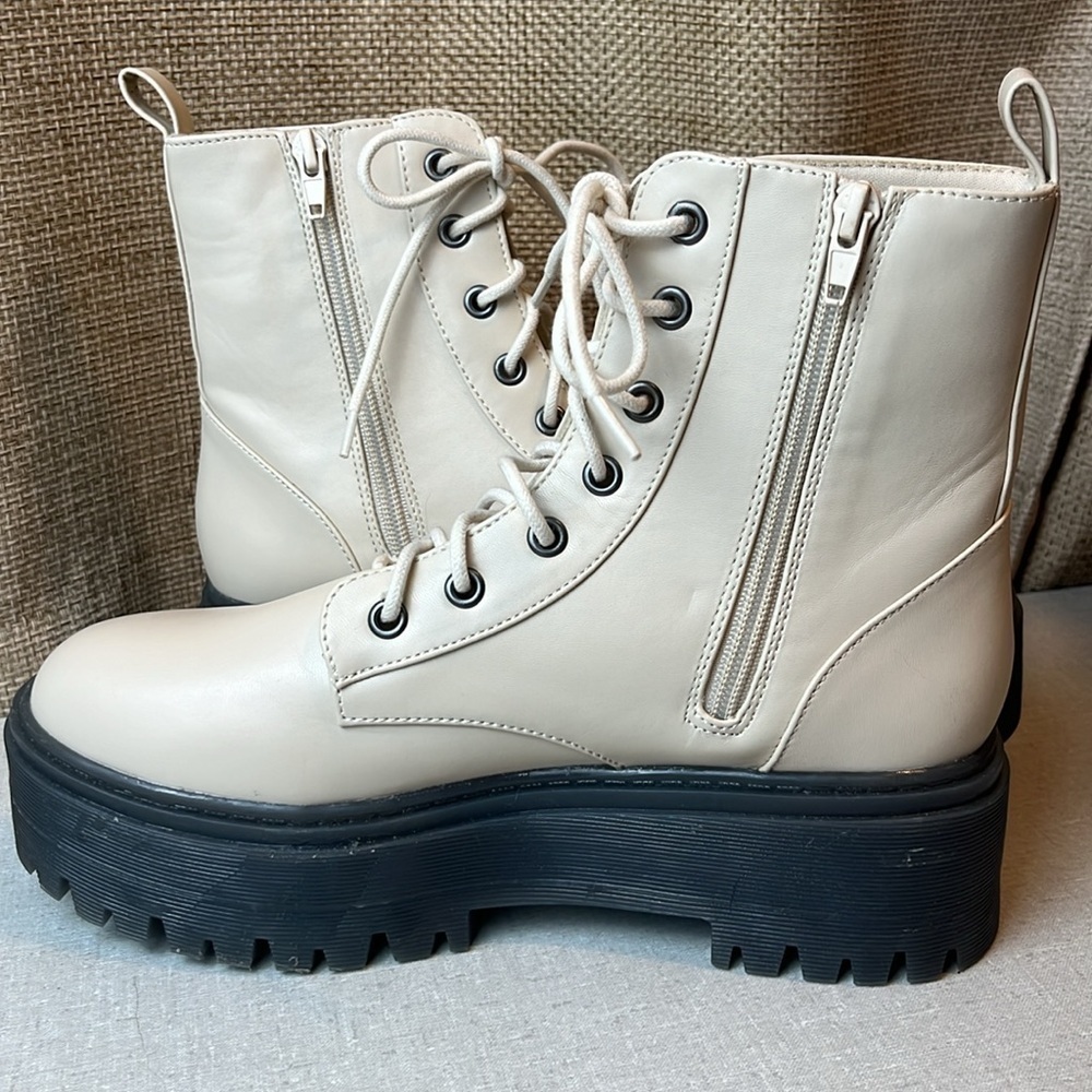YOKI WOMEN’S platform tan combat lace up zip up boots size 7.5. - Picture 10 of 12